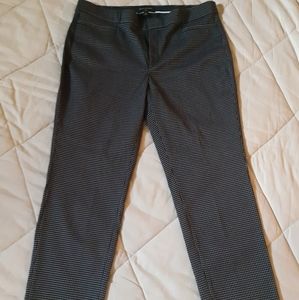 Like New BR Sloan Cropped Pants